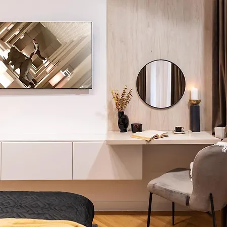 Qult - Maze * Βουκουρέστι