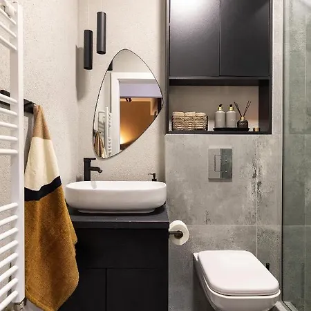 Qult - Maze Appartement Bucarest